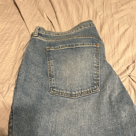 Mid rise boyfriend jean - Picture 3 of 4